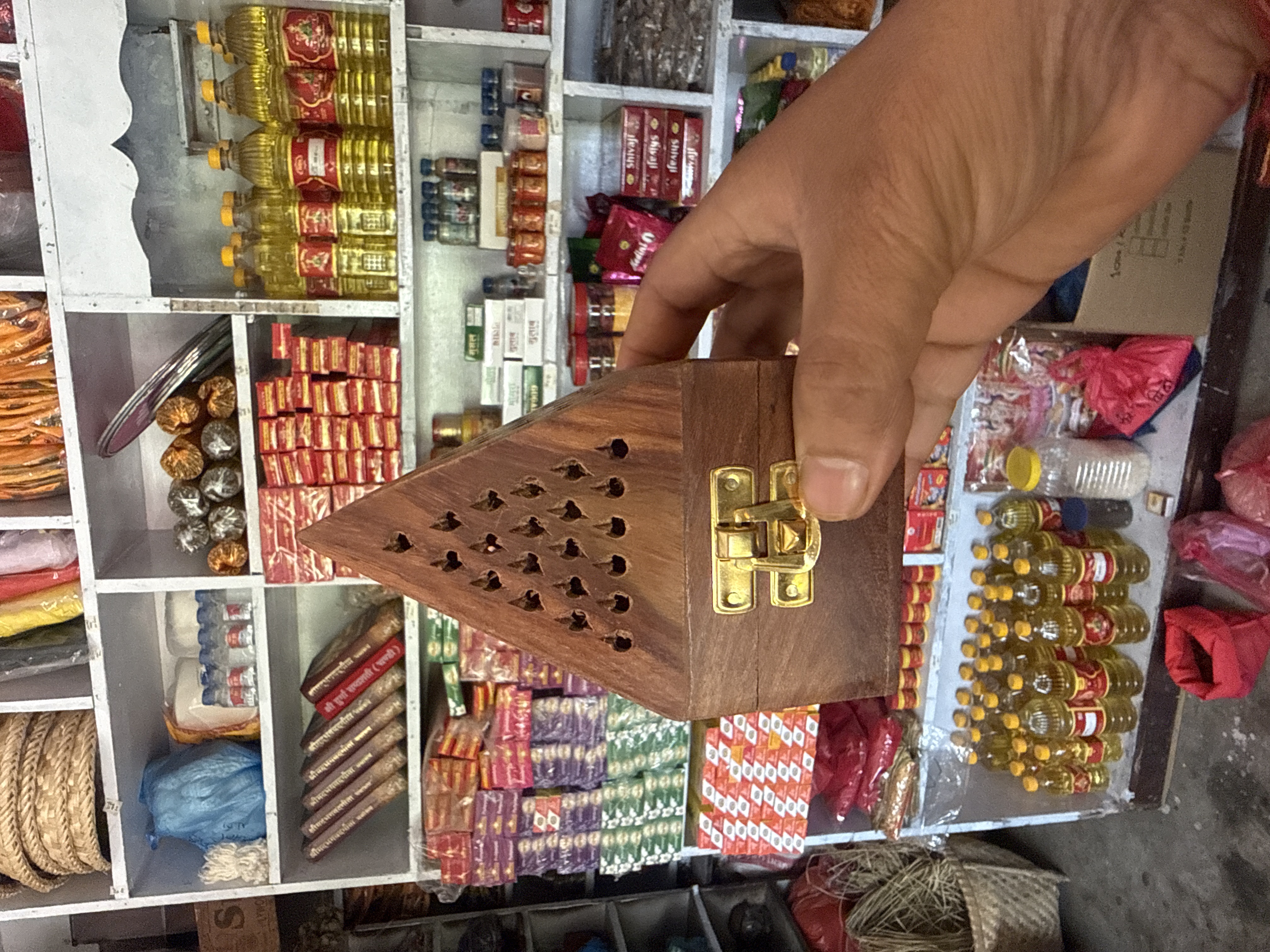 Wooden dhup stand